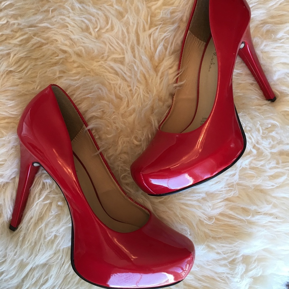 Gabriella Rocha Red Patent Leather Heels 👠